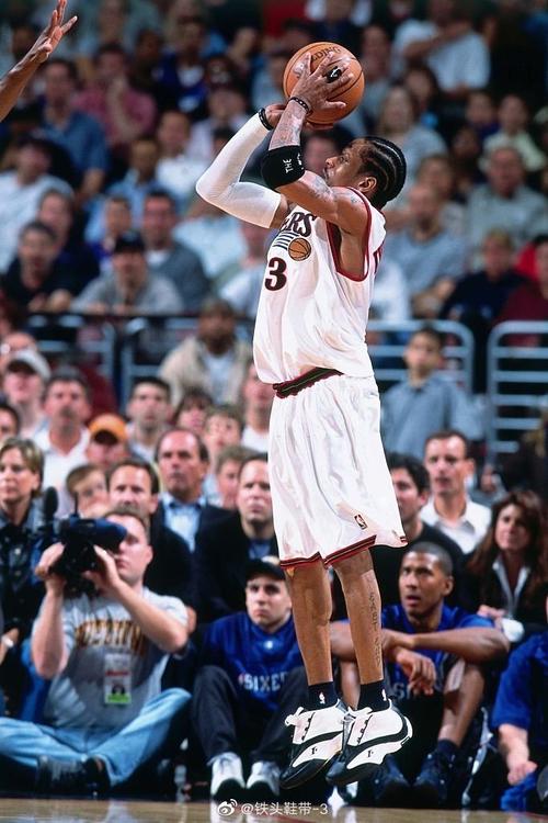 曼联与西汉姆联之战，梅诺再次坐足90分钟冷板凳。（曼联战西汉姆，梅诺再度全场未登场）