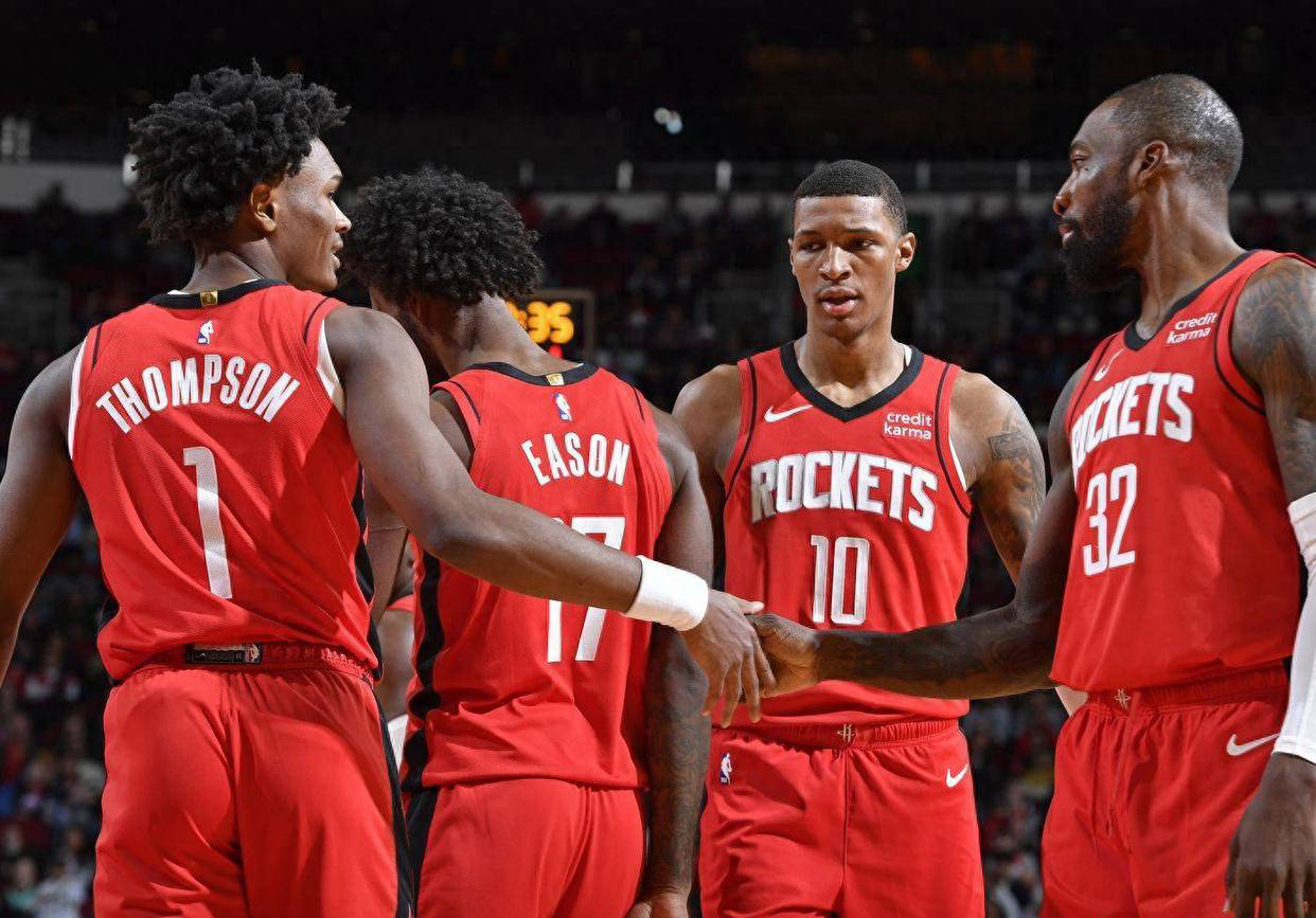 英媒：热刺领跑伊万-托尼的转会，球员愿意降低一半的薪水（英媒称热刺在伊万-托尼转会竞争中领先，球员愿降薪50%）