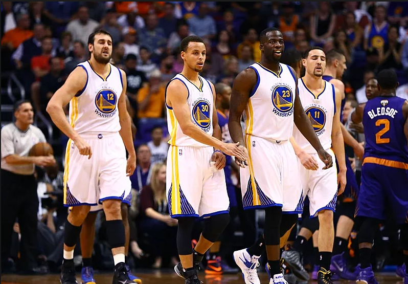 张琳芃第11次赢得中超冠军，超越郑智成国内联赛历史第一人！（张琳芃收获中超第11冠，超越郑智加冕国内联赛历史第一人）