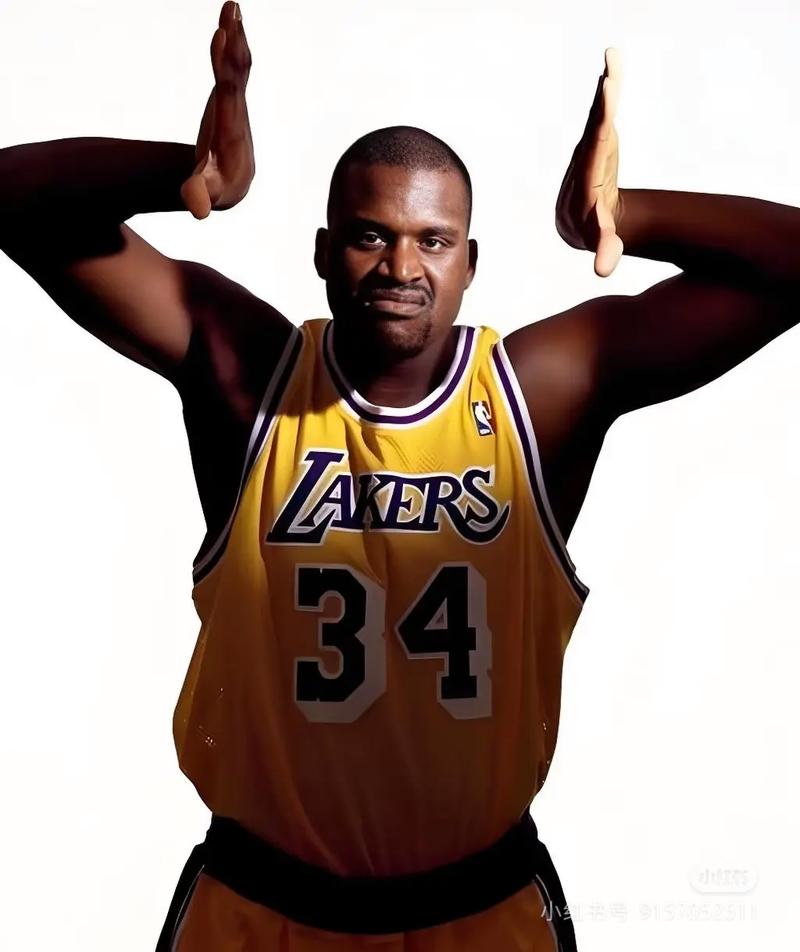 诺伊尔：孔帕尼有很多值得称道的优点；我现在只专注于俱乐部（诺伊尔盛赞孔帕尼优点颇多：当下我只专注俱乐部）