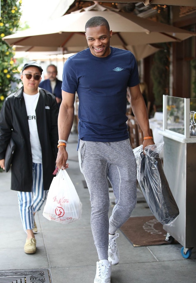 FIFA女足最新排名：中国女足下降一位至世界第17，亚洲第四（FIFA女足排名更新：中国女足跌至世界第17，亚洲第4）