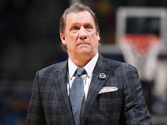 西甲射手榜：姆巴佩16球领跑！费兰-托雷斯11球紧随其后！（西甲射手榜：姆巴佩16球居首，费兰-托雷斯以11球紧追其后）