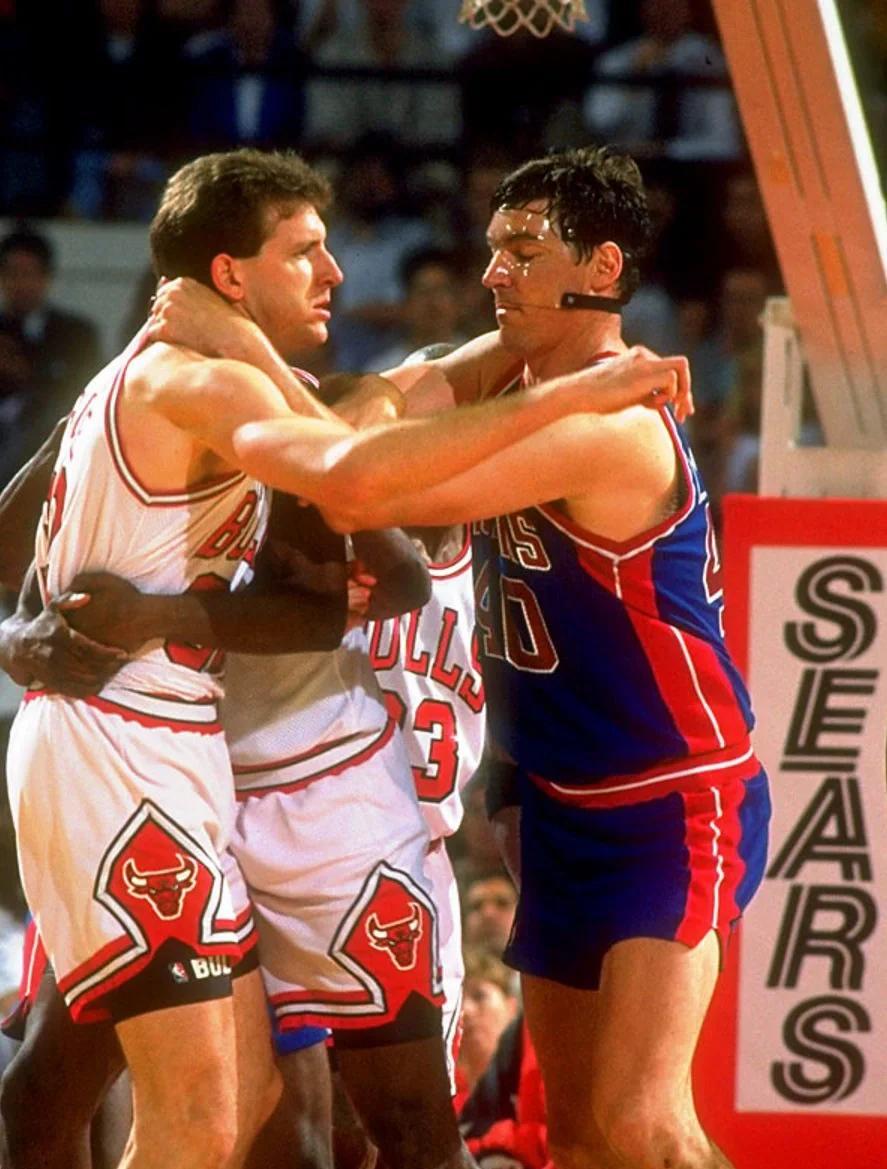 小卡空砍36+7哈登梦游，鲍威尔轰30分手刃旧主，热火送快船5连败（莱昂纳德空砍36+7，哈登失常；鲍威尔30分复仇旧主，热火再送快船五连败）