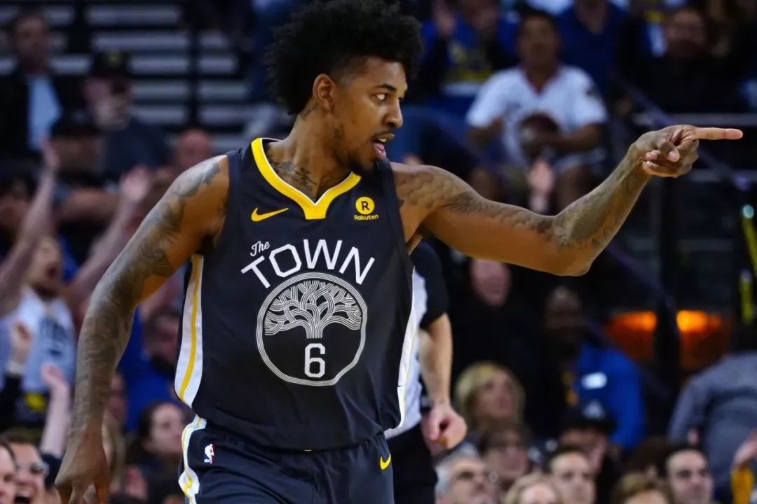 值得敬佩，凯拉特十名球迷远征近5000公里，在丹麦为球队助威（致敬！凯拉特十位球迷跨越近5000公里赴丹麦为球队呐喊）